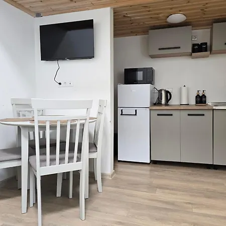 Pine & Sea Studija